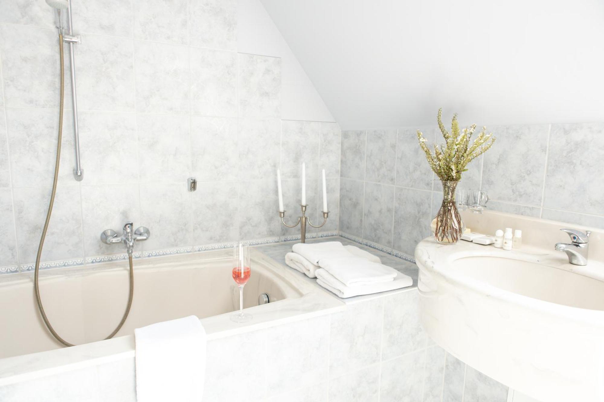 Boutique Hotel Gut Tribbevitz Neuenkirchen auf Rugen Exteriér fotografie